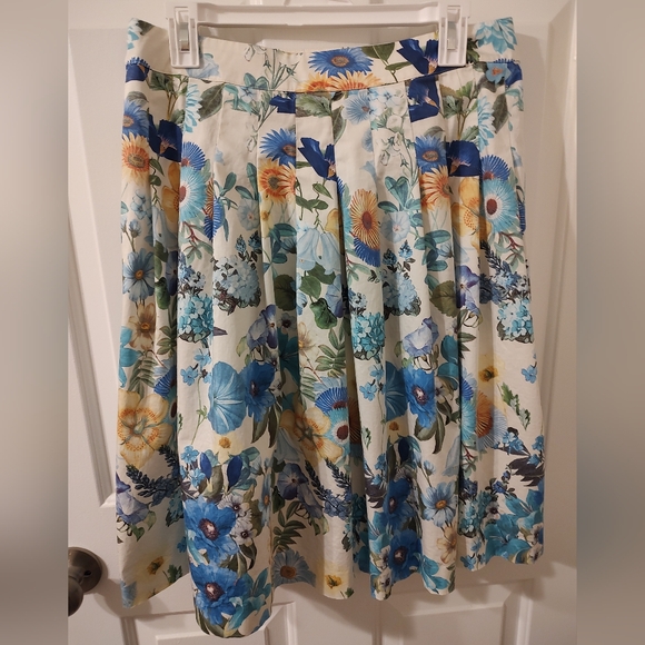 Talbots Floral Pleated Skirt in Blue/Yellow - Size 10 - Picture 6 of 6